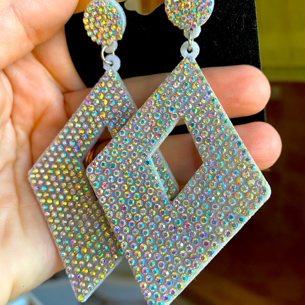3/$10✨Acrylic Statement Earrings